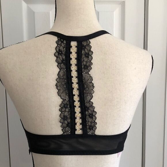 Victoria’s Secret Push-Up Strappy Plunge Bra in Black Lace - Picture 8 of 14